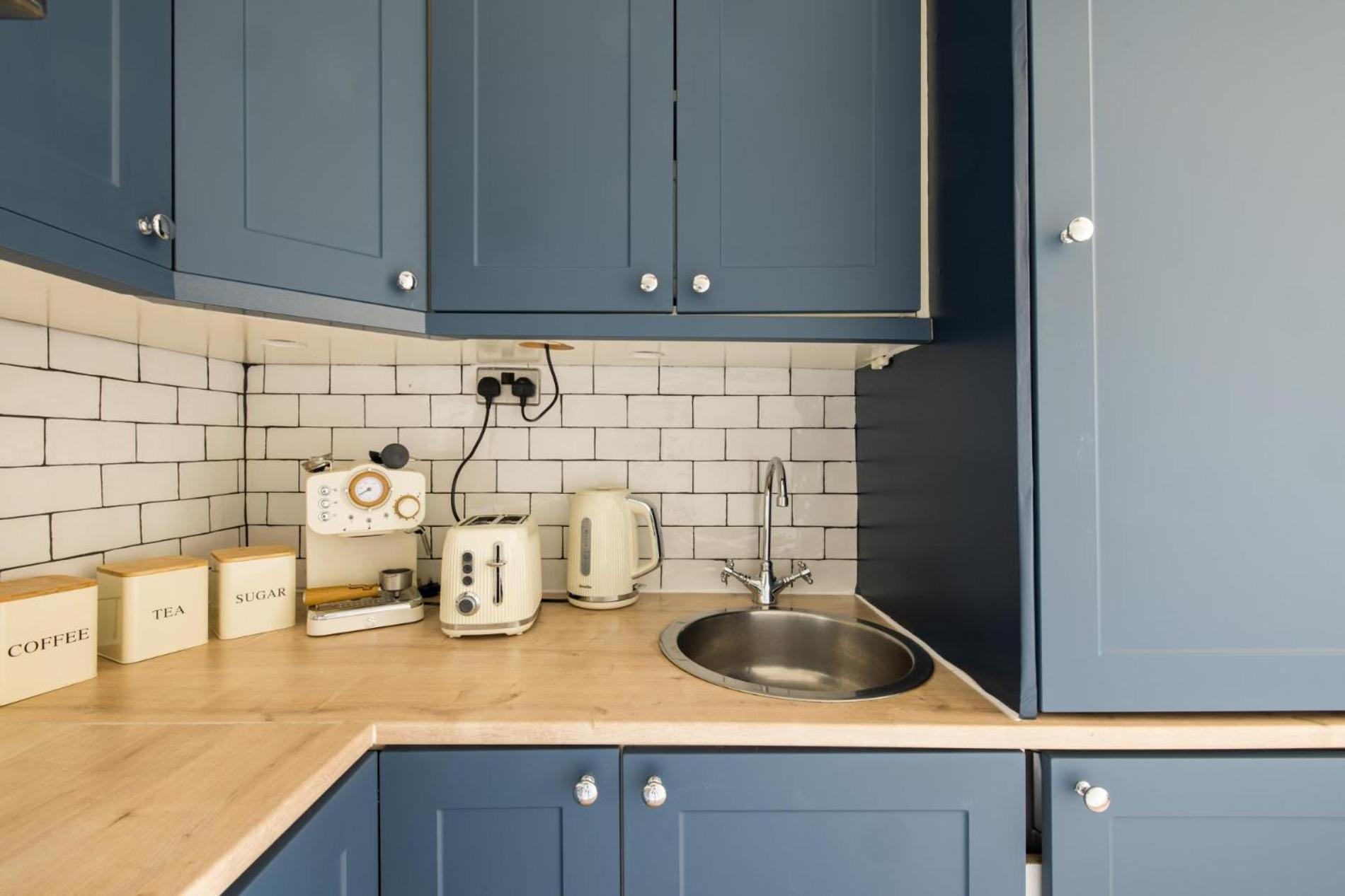 Olympia's Torch 1 Bedroom In Kensington Apartment *