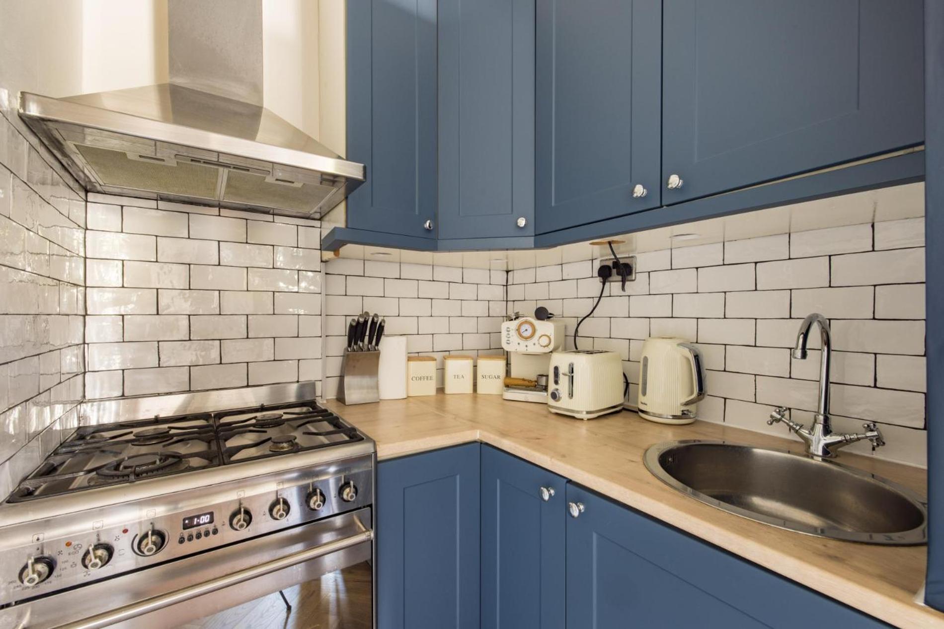 Olympia's Torch 1 Bedroom In Kensington Apartment London