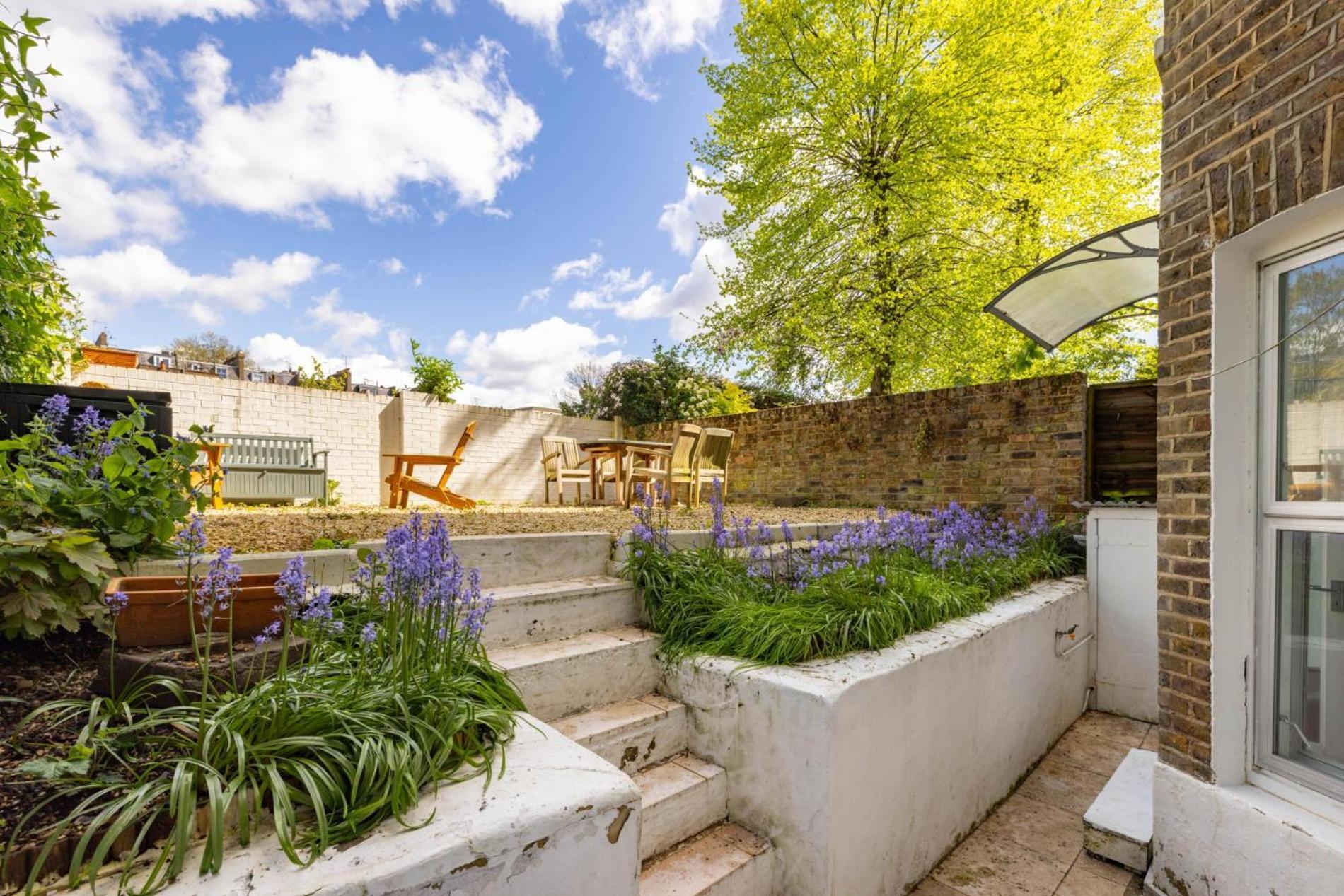 Olympia's Torch 1 Bedroom In Kensington Apartment London